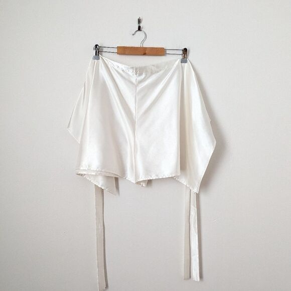 Baliawear ivory satin Belle long sleeve top wrap shorts multiway matching set - Picture 6 of 8